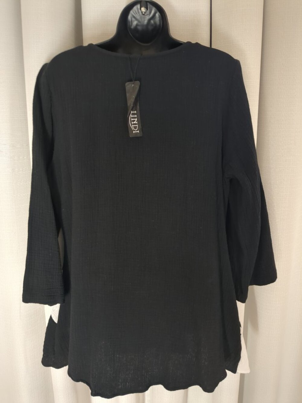 Black / White Pull Over Tunic - Picture 4 of 7